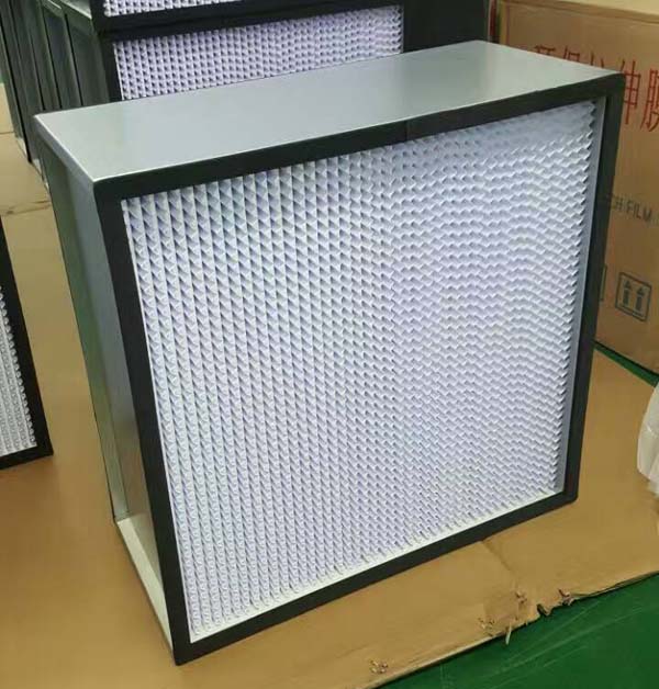 HEPA高效過濾器能夠過濾掉0.3微米以上的微粒，對于大多數潔凈室的要求已經足夠。