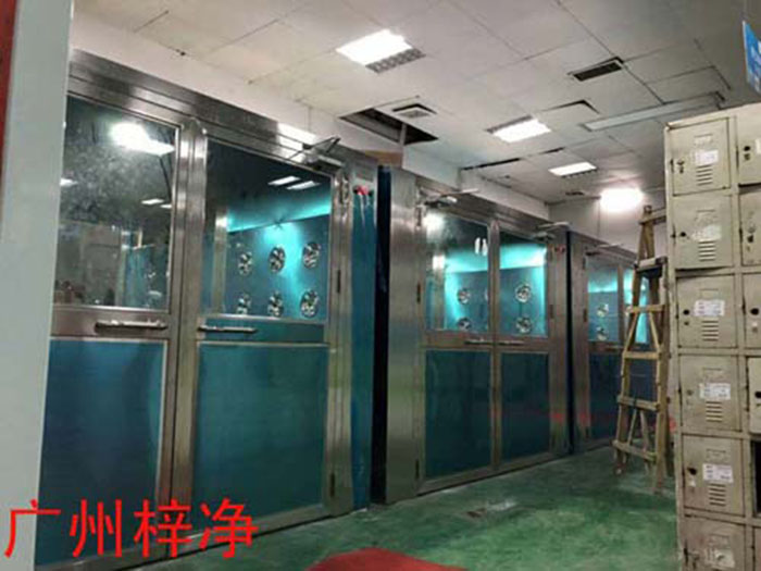 風(fēng)淋室安裝現(xiàn)場地面一定要平整的幾點(diǎn)說明